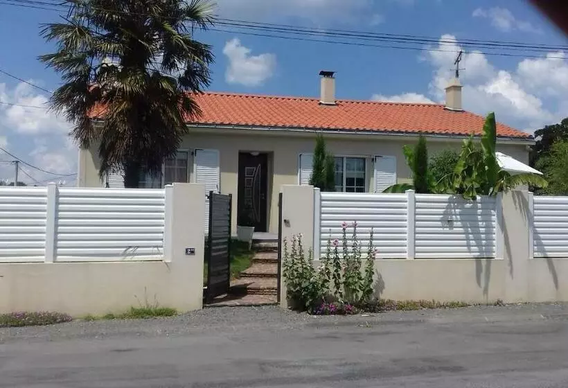 ベッドアンドブレックファースト Chambres D Hôtes La Rose Des Sables