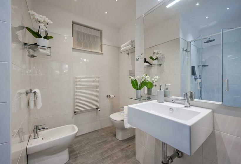 مبيت وإفطار Donna Laura