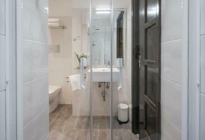 مبيت وإفطار Donna Laura