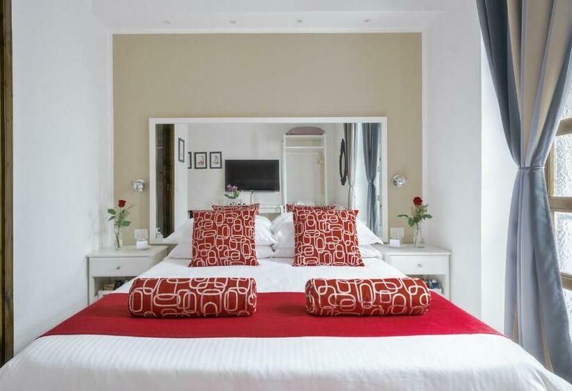 مبيت وإفطار Donna Laura