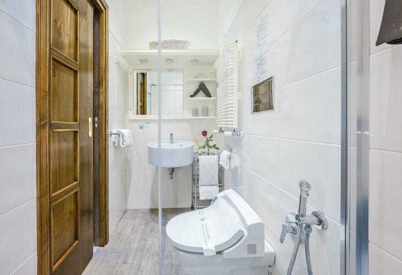 مبيت وإفطار Donna Laura