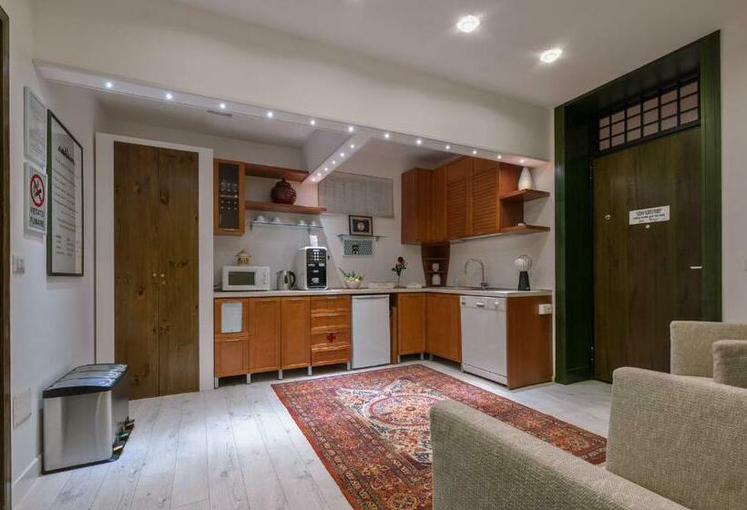 مبيت وإفطار Donna Laura