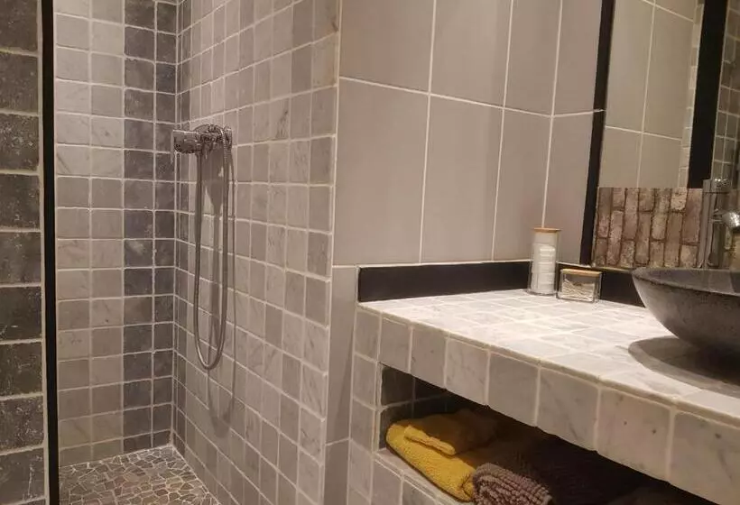 Aamiaismajoitus (B&B) Les Lézards 2 Au Soleil