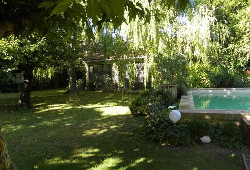 تختخواب و صبحانه Maison Piloni