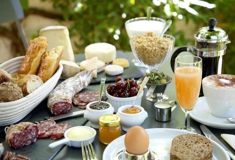 تختخواب و صبحانه Maison Piloni