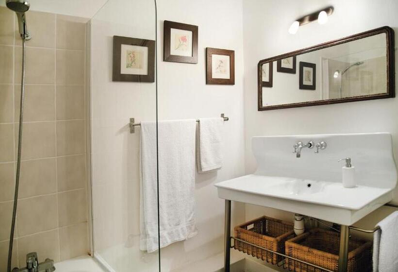 تختخواب و صبحانه Maison Piloni