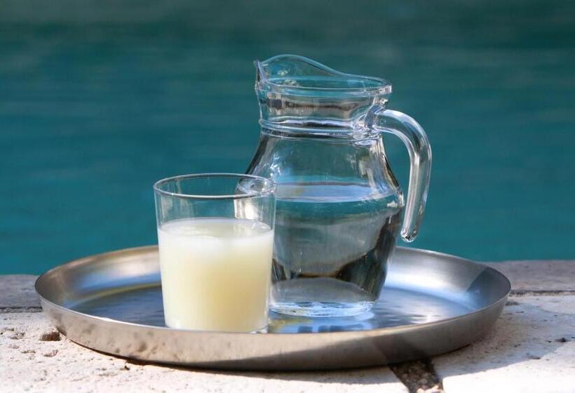 تختخواب و صبحانه Maison Piloni