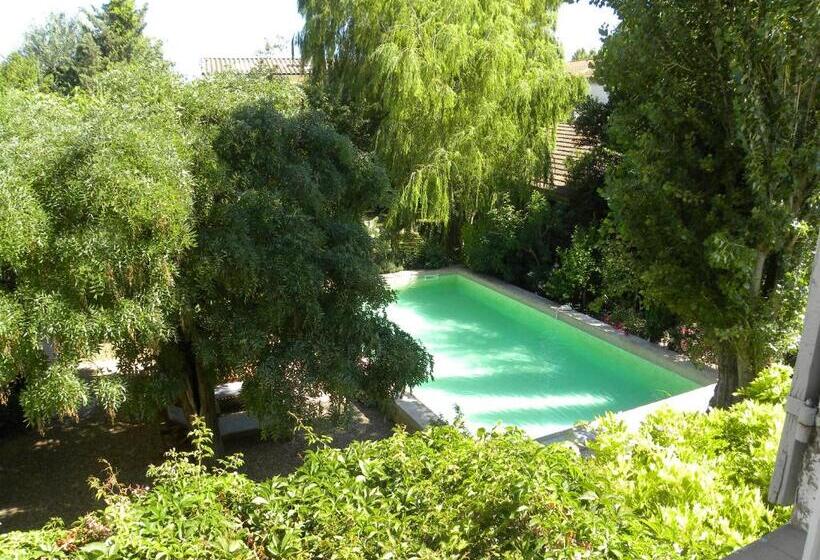 تختخواب و صبحانه Maison Piloni