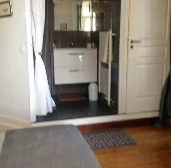 Aamiaismajoitus (B&B) Villa Chanteraine