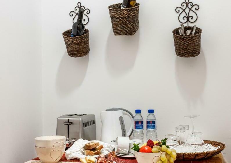 پانسیون Peacock House