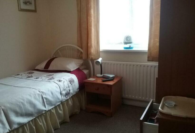 פנסיון Y Not Guest House