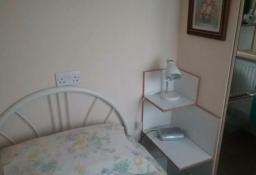 Majatalo Y Not Guest House