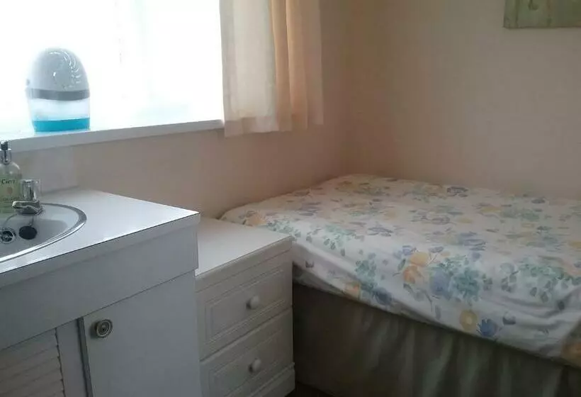 Majatalo Y Not Guest House