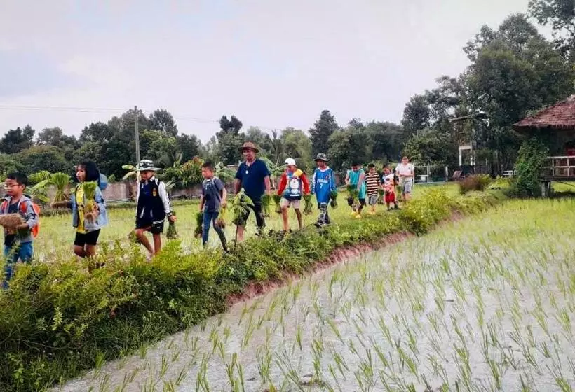 Lomakeskus Baan Thung Home Stay