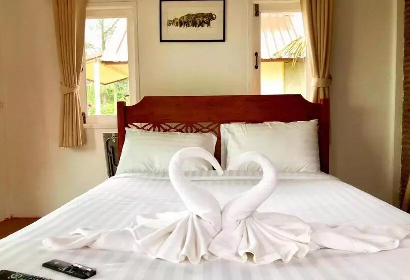 Lomakeskus Baan Thung Home Stay