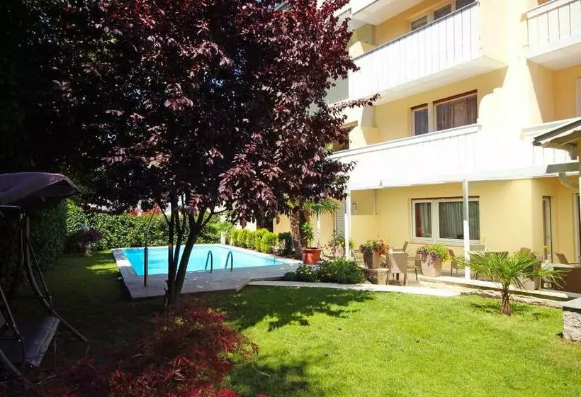 Aamiaismajoitus (B&B) Garni Sonnblick