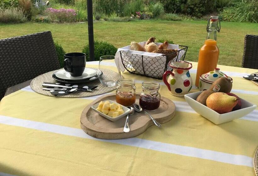 تختخواب و صبحانه Un Matin Au Jardin