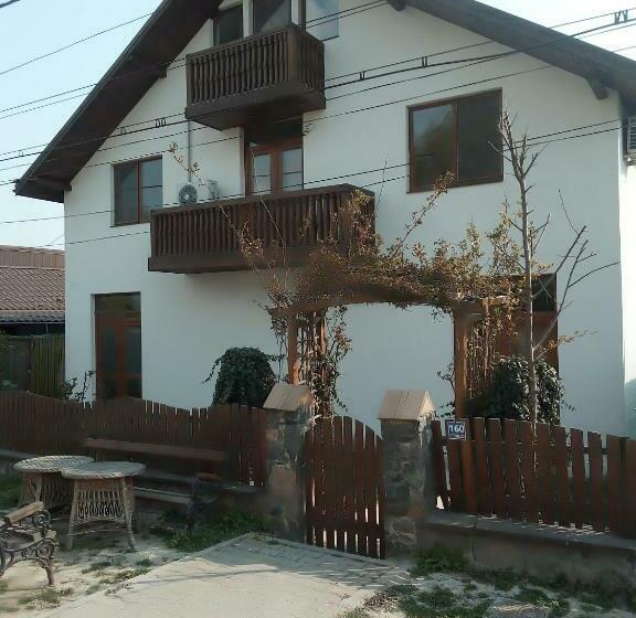 Пансион Vila Corsarul