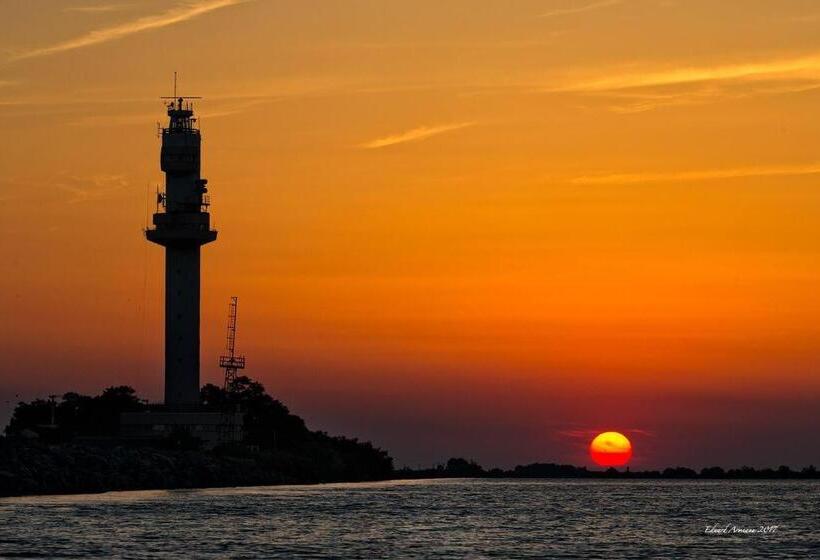 Пансион Vila Corsarul