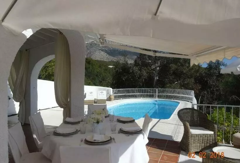 تختخواب و صبحانه Casa Blanca