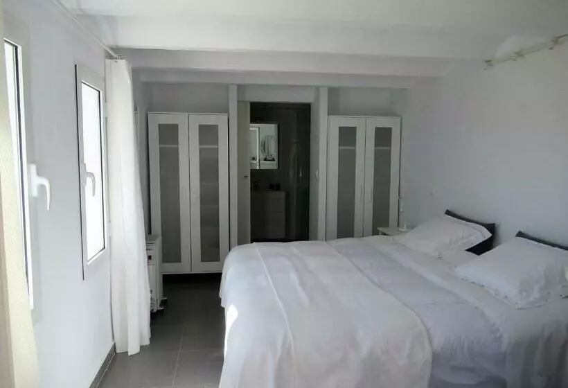 تختخواب و صبحانه Casa Blanca