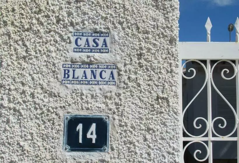 تختخواب و صبحانه Casa Blanca