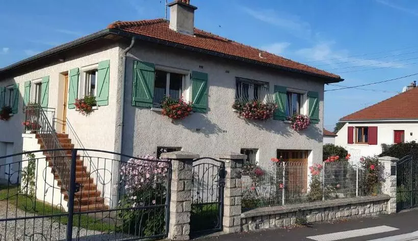 تختخواب و صبحانه Chez Evelyne Chambre D Hôtes Chez L Habitant