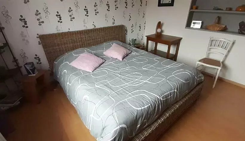 تختخواب و صبحانه Chez Evelyne Chambre D Hôtes Chez L Habitant