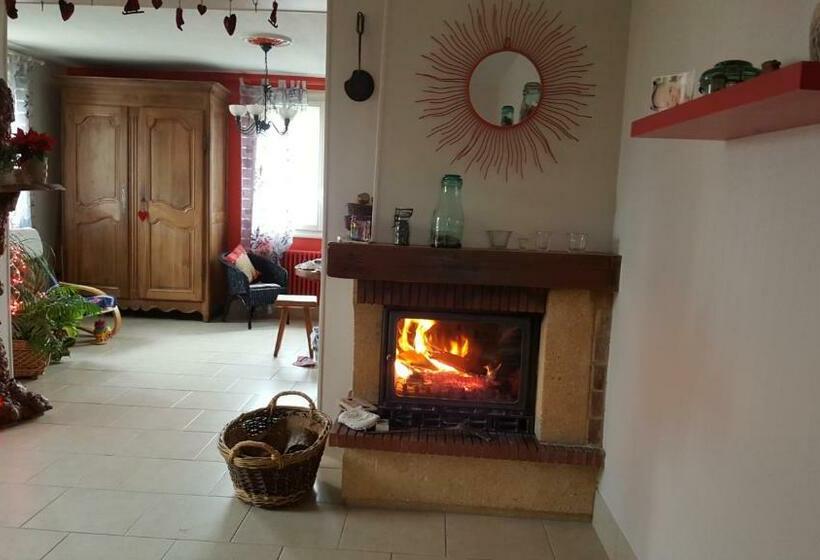 ベッドアンドブレックファースト Chez Evelyne Chambre D Hôtes Chez L Habitant