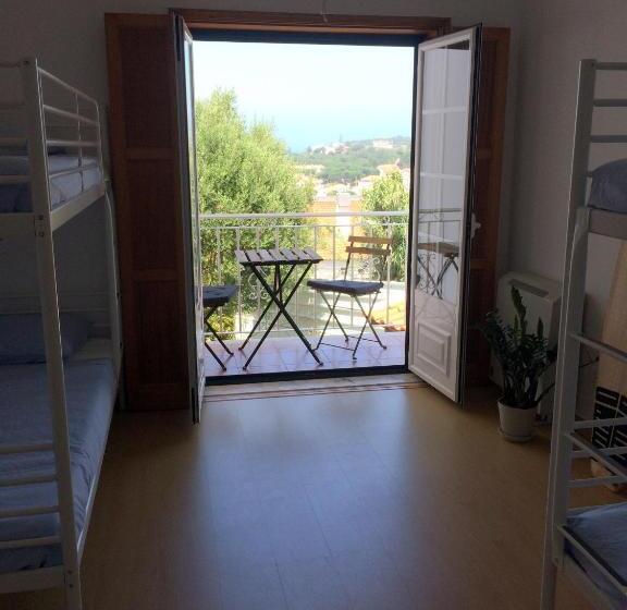 צימר Surf Lodge   Villa Dos Irmãos