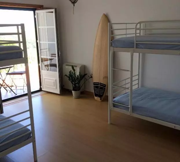 Bed and Breakfast Surf Lodge   Villa Dos Irmãos