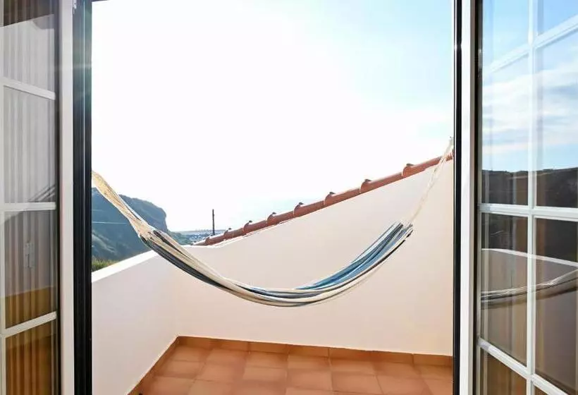 Bed and Breakfast Surf Lodge   Villa Dos Irmãos