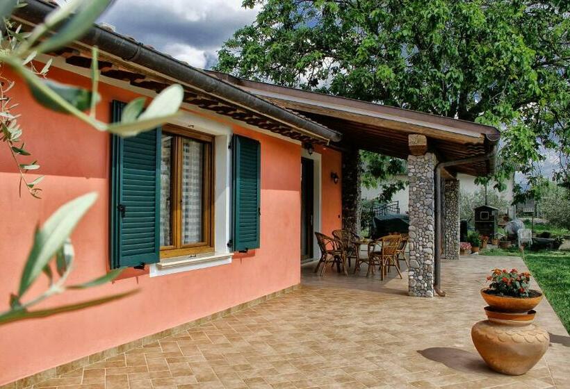 مبيت وإفطار Ilporticodispello