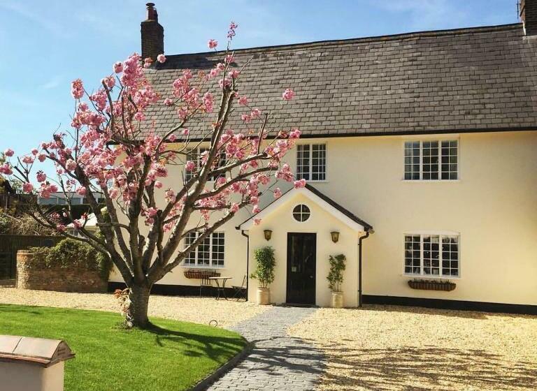 Bed and Breakfast St Leonards Farmhouse