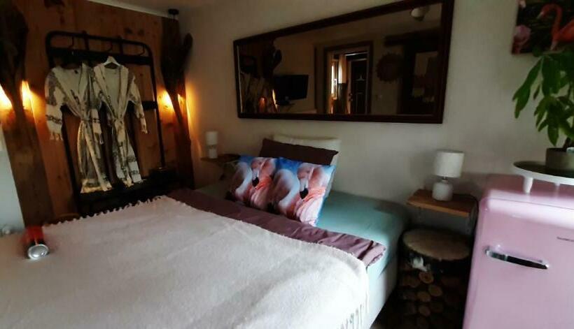 ベッドアンドブレックファースト Naturistenlogement Op Flevonatuur