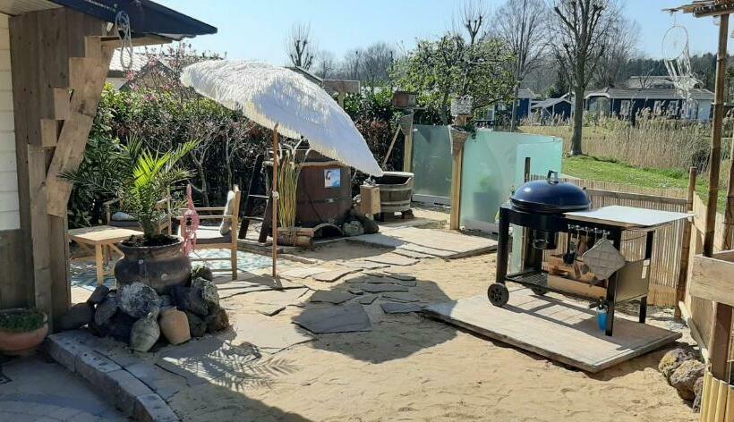 ベッドアンドブレックファースト Naturistenlogement Op Flevonatuur