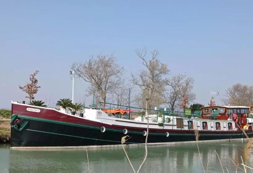 ベッドアンドブレックファースト Bateau Mariance