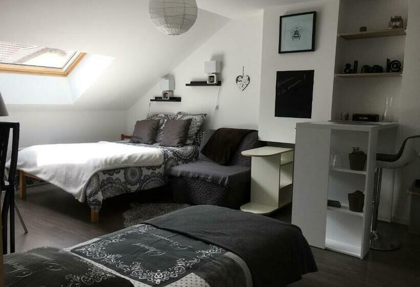 مبيت وإفطار Charles