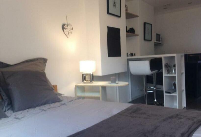 مبيت وإفطار Charles