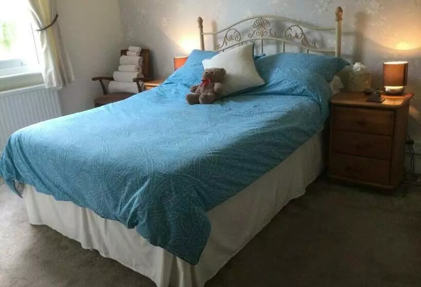 ベッドアンドブレックファースト Endearing Edwardian House In Quaint Deal, Kent