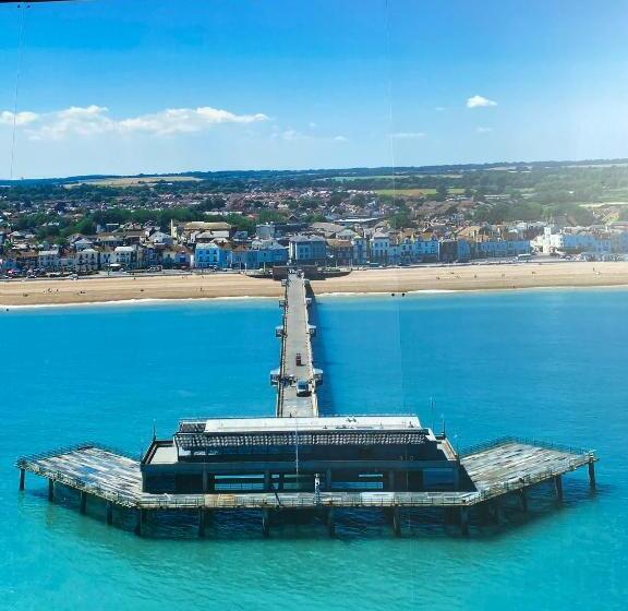 مبيت وإفطار Endearing Edwardian House In Quaint Deal, Kent