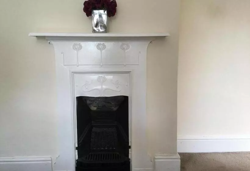 ベッドアンドブレックファースト Endearing Edwardian House In Quaint Deal, Kent