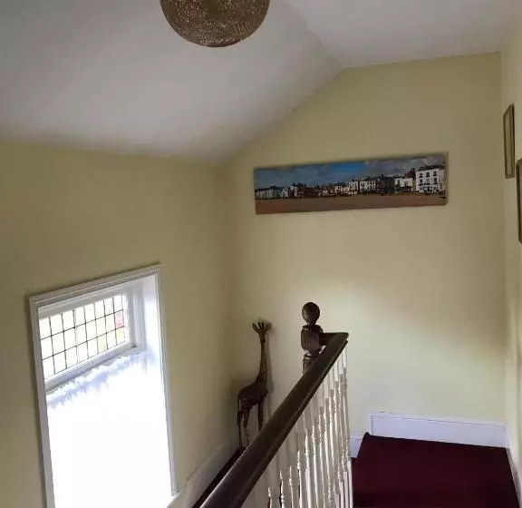 ベッドアンドブレックファースト Endearing Edwardian House In Quaint Deal, Kent