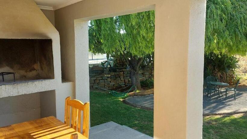 مبيت وإفطار Middelfontein Farm