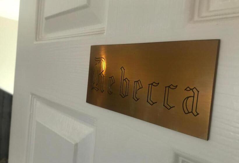 ベッドアンドブレックファースト Wellingtons