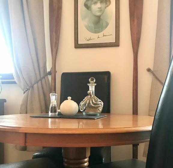 ベッドアンドブレックファースト Wellingtons