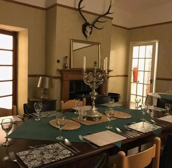 Hotelli Garvault House