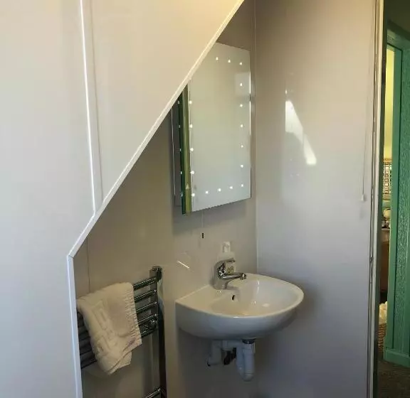 Majatalo Elgin Guest House