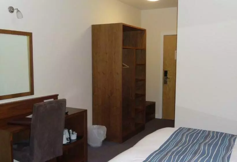 Hotelli Eyesleepover