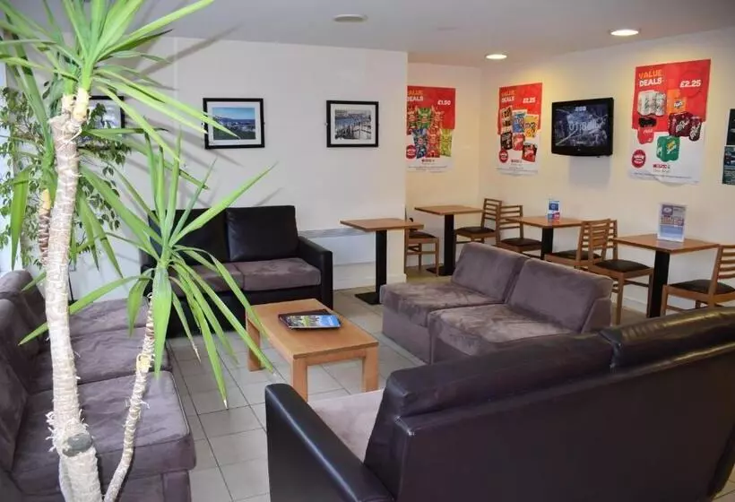 Hotelli Eyesleepover